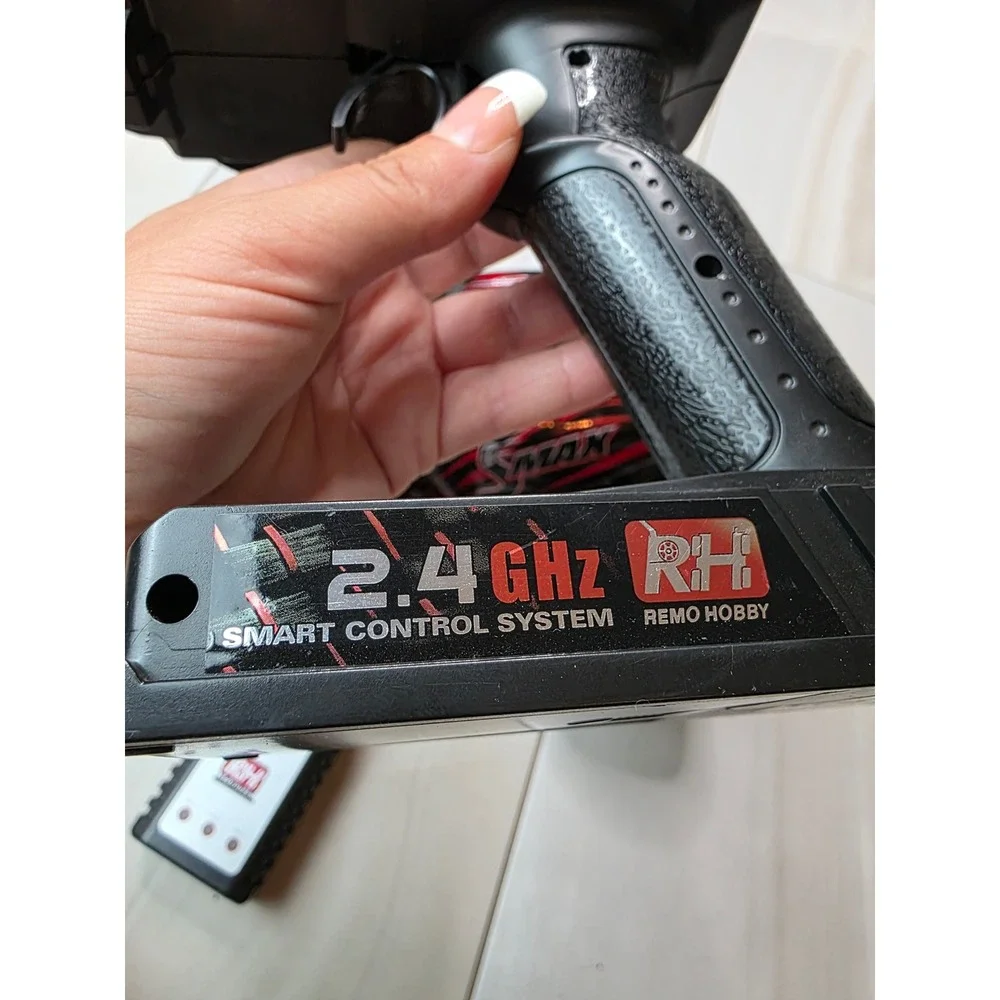 Remo Hobby‎ SMAX 1/16 4WD RC Monster Truck Red Black 2.4GHz with B3 Charger K1